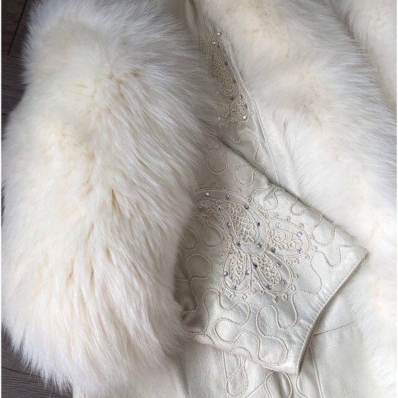 Absolutely stunning full length leather fur and jewels - Picture 6 of 6